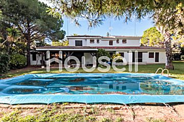  Venta de casas/chalet con piscina y terraza en Roda de Barà